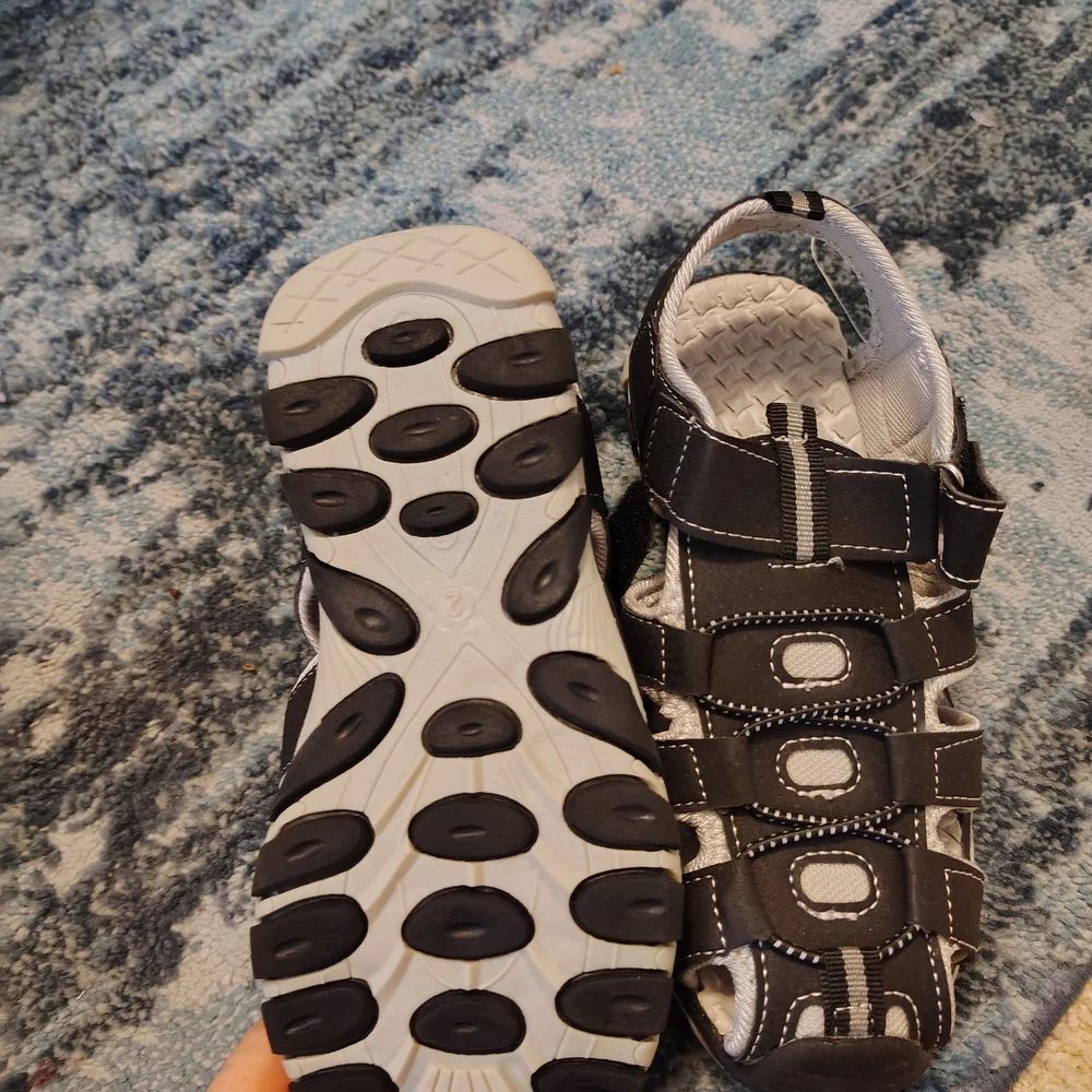 Black‎ and White Strappy Sandals Boys 2